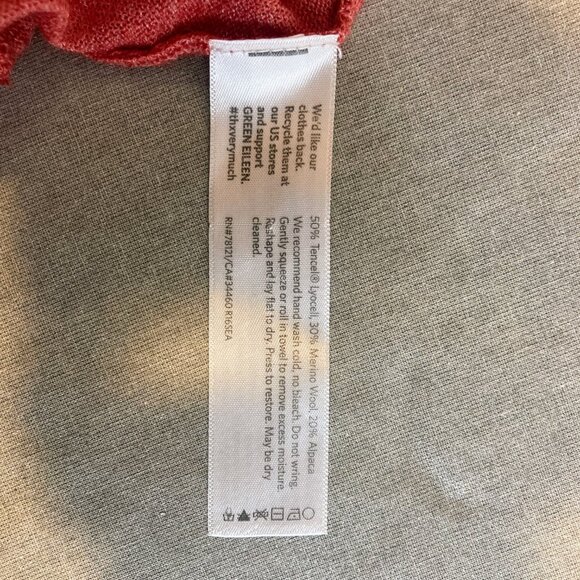 lighweight soft red Eileen Fisher sweater - Picture 4 of 4